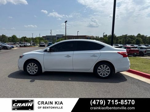 Used 2017 Nissan Sentra SV FWD image 11