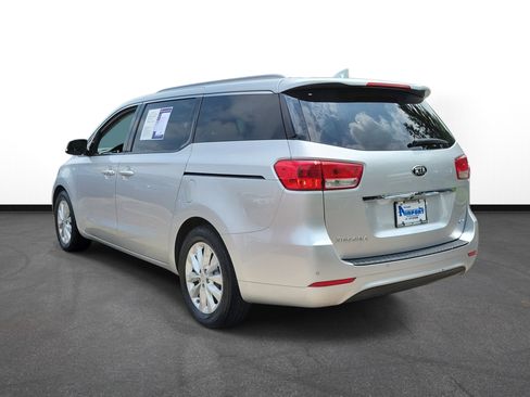 Used 2017 Kia Sedona EX FWD image 3