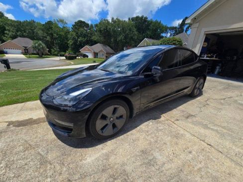 Used 2022 Tesla Model 3 Long Range AWD/4WD image 2