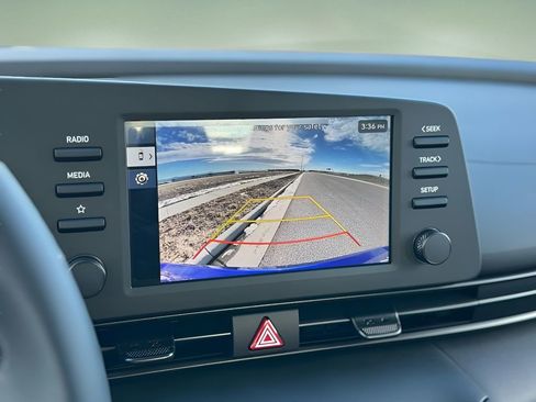 Used 2025 Hyundai Elantra Sport image 17