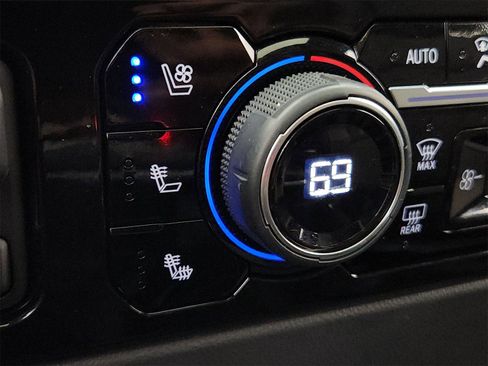 Used 2023 Chevrolet Silverado 1500 ZR2 w/ Technology Package image 39