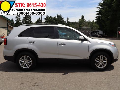 Used 2015 Kia Sorento LX AWD/4WD image 10