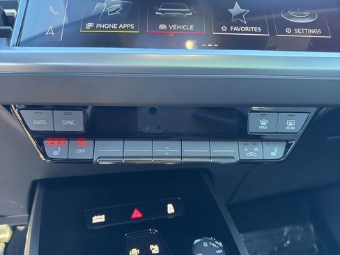 Used 2024 Audi Q4 e-tron Premium Plus image 18