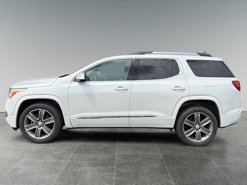 Used 2017 GMC Acadia Denali w/ Technology Package AWD/4WD image 2