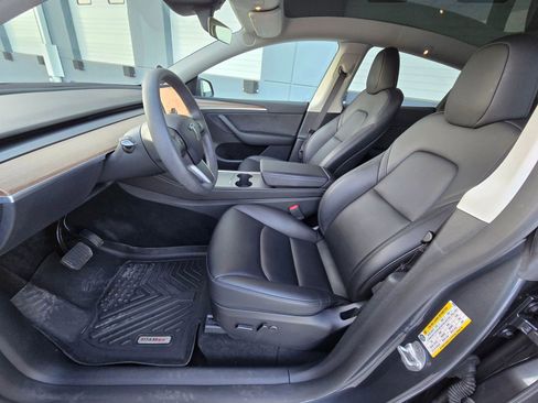 Used 2023 Tesla Model Y Long Range image 12