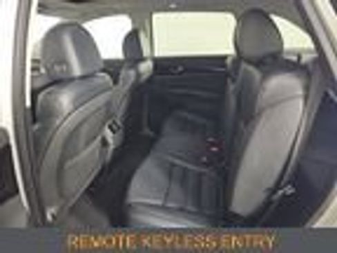 Used 2020 Kia Sorento EX AWD/4WD image 6