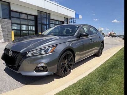 Used 2022 Nissan Altima 2.5 SR w/ Midnight Edition Package