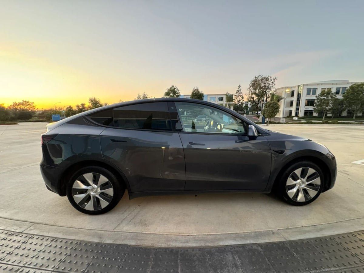 Used 2023 Tesla Model Y Long Range AWD/4WD image 9