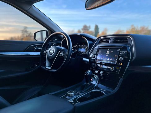 Used 2017 Nissan Maxima SR w/ Midnight Edition FWD image 15