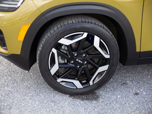 Used 2024 Kia Seltos SX AWD/4WD image 9