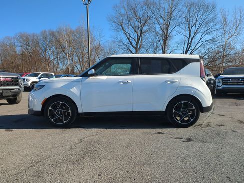 Used 2023 Kia Soul EX image 9