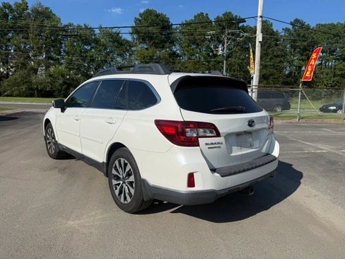 Used 2015 Subaru Outback 2.5i Limited AWD/4WD image 3
