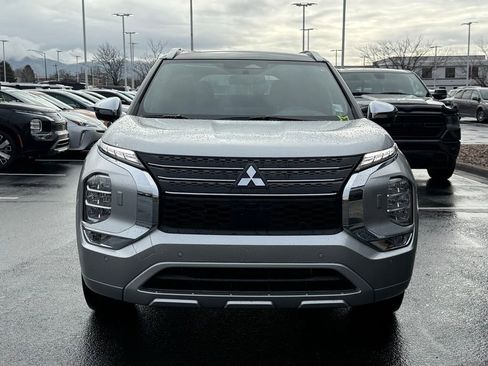 Used 2025 Mitsubishi Outlander SEL image 2