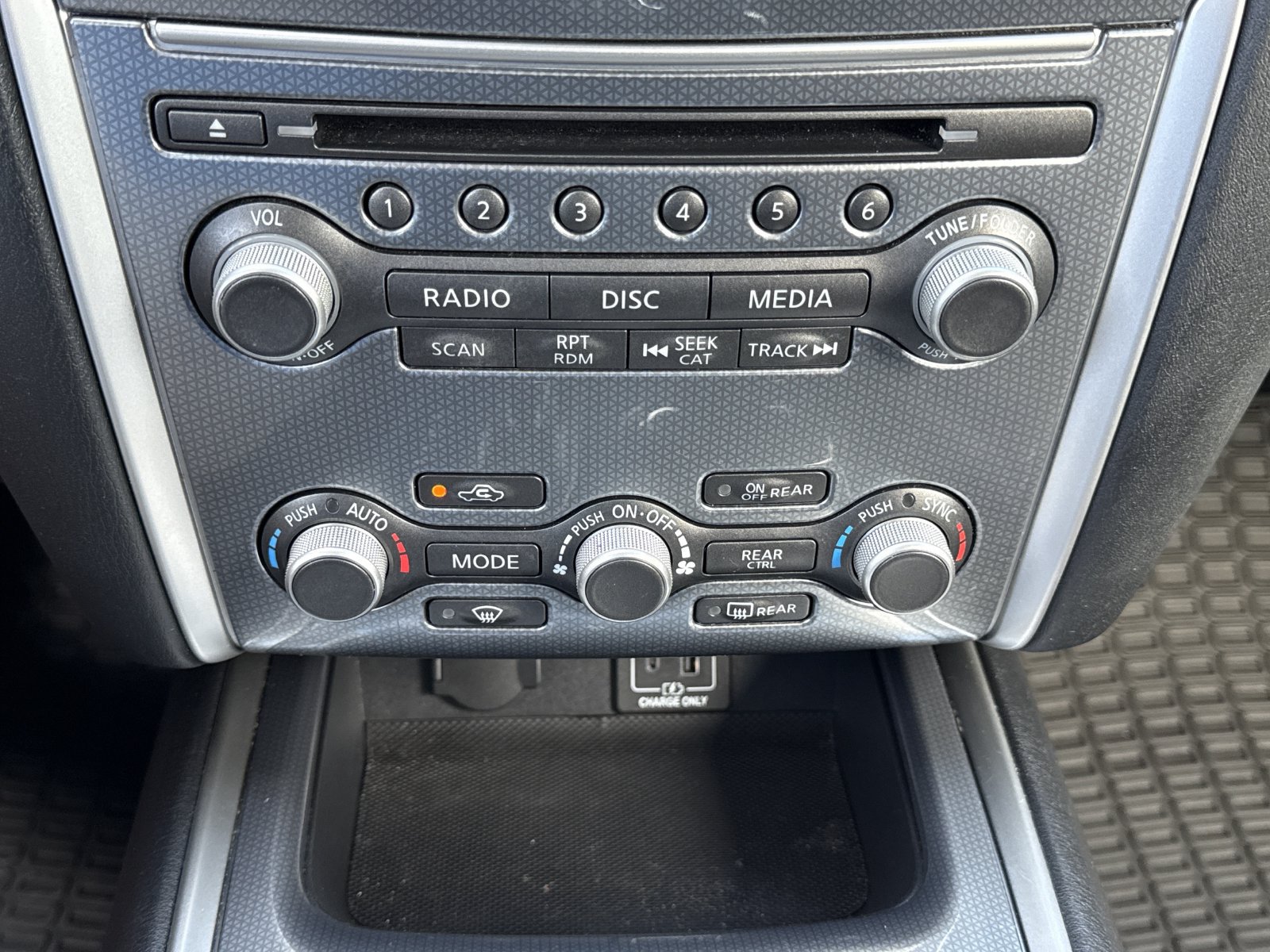 Used 2019 Nissan Pathfinder SL FWD image 27