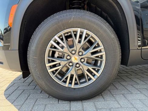 New 2026 Chevrolet Traverse LT w/ Driver Confidence Package FWD image 4