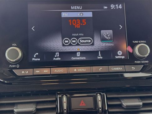 Used 2024 Nissan Pathfinder SV FWD image 17
