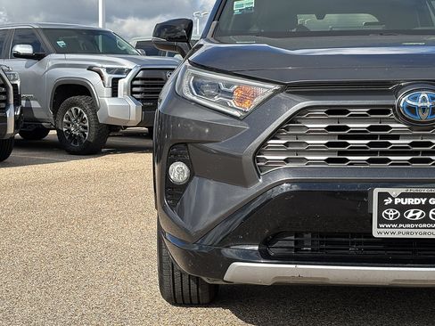 Used 2020 Toyota RAV4 XSE w/ XSE Grade Weather Package AWD/4WD image 5