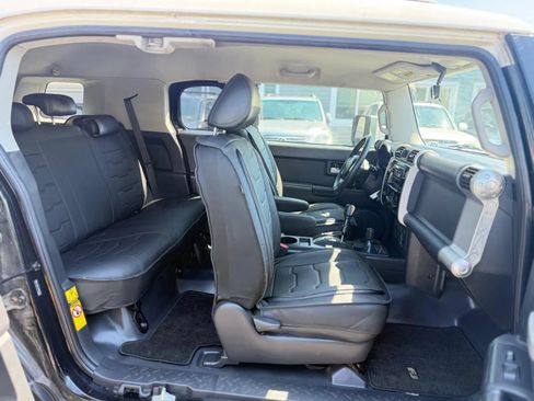 Used 2007 Toyota FJ Cruiser 4WD image 23