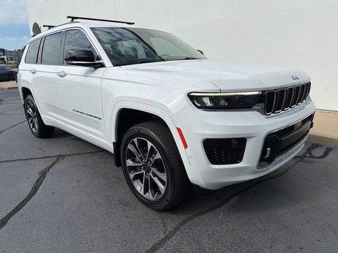 Certified 2023 Jeep Grand Cherokee L Overland w/ Rear Seat Video Group I AWD/4WD image 2