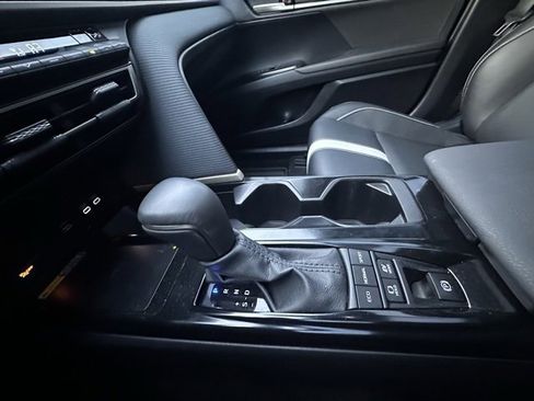 Used 2025 Toyota Camry SE w/ Multimedia Upgrade Package image 15