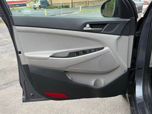 Used 2018 Hyundai Tucson SE FWD image 12