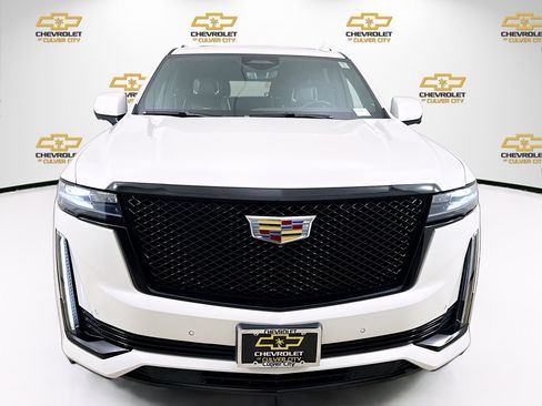 Used 2022 Cadillac Escalade ESV Sport RWD image 2