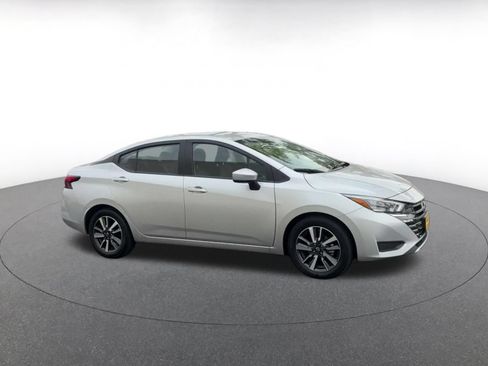 Used 2025 Nissan Versa SV FWD image 2