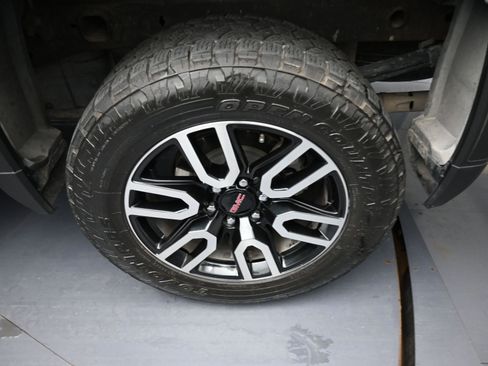 Used 2023 GMC Sierra 1500 AT4 w/ AT4 Premium Package image 28