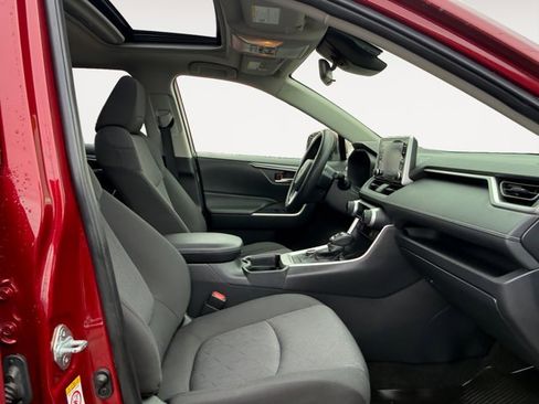 Used 2019 Toyota RAV4 XLE w/ Convenience Package image 15