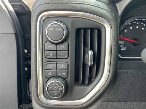 Used 2020 Chevrolet Silverado 1500 LTZ image 23