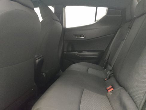 Used 2018 Toyota C-HR XLE FWD image 18