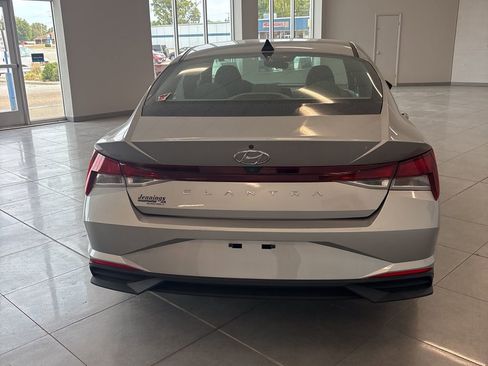 Used 2022 Hyundai Elantra SEL w/ Convenience Package image 8