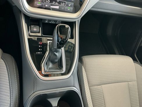 Used 2025 Subaru Outback Premium w/ Popular Package #1A image 18