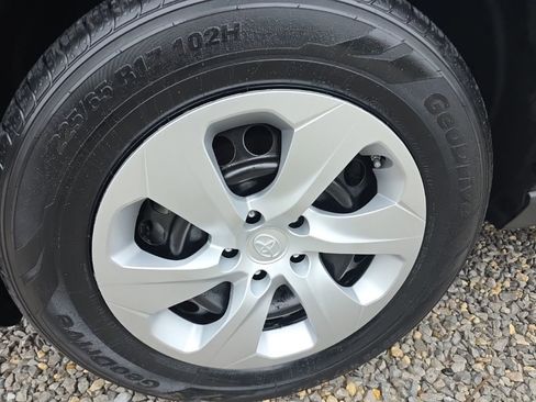 Used 2024 Toyota RAV4 LE image 10