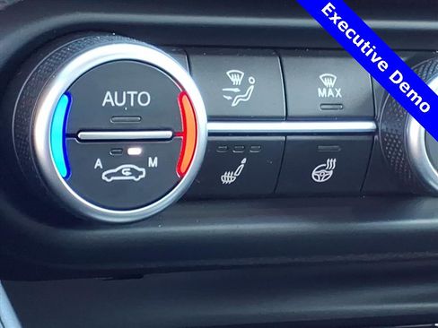 New 2025 Alfa Romeo Giulia w/ Driving Assist Package image 21