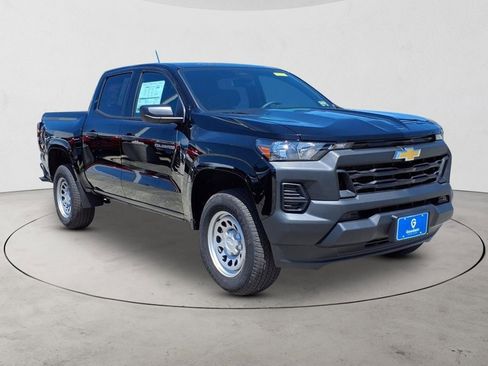 New 2025 Chevrolet Colorado W/T image 3