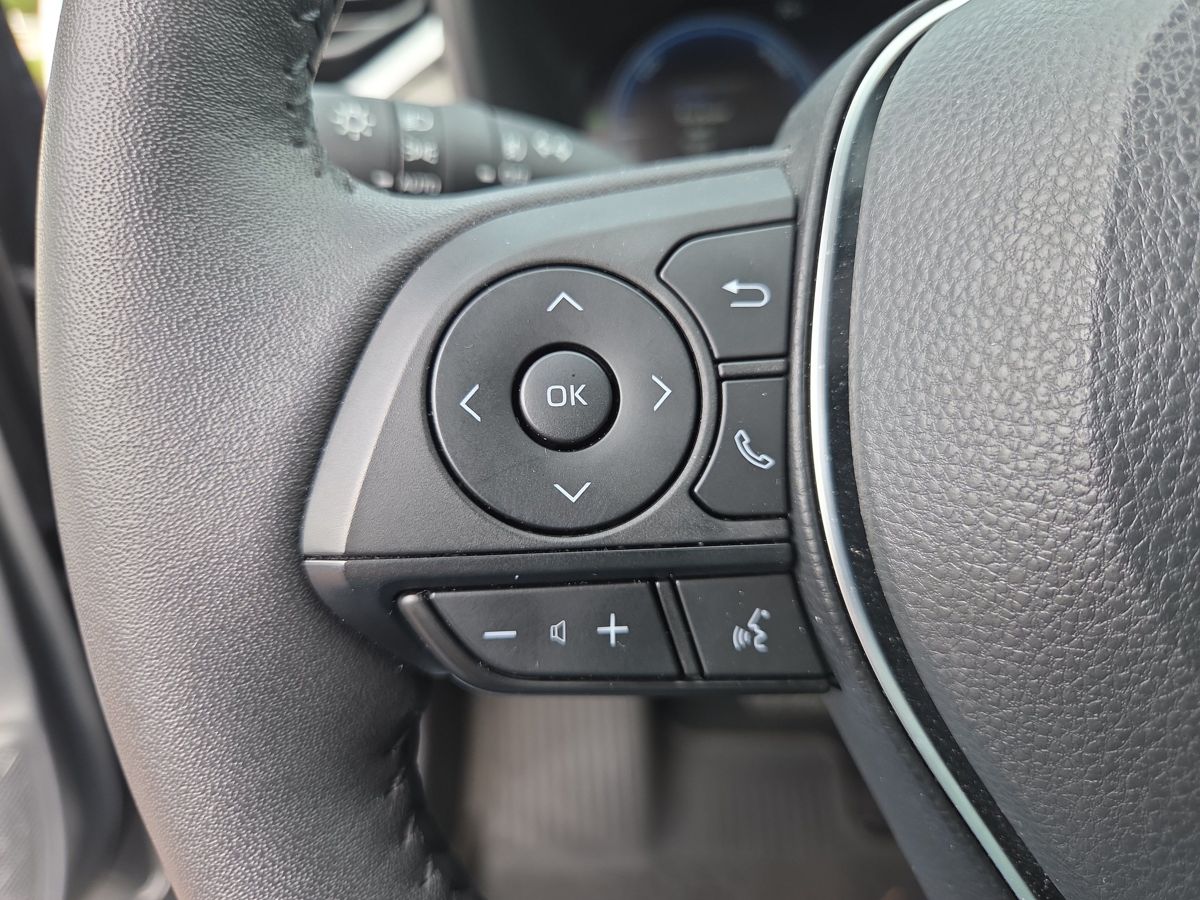 Used 2024 Toyota RAV4 Limited w/ Advanced Technology Package AWD/4WD image 31