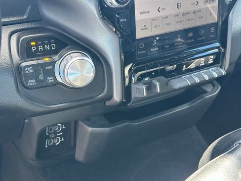 Used 2023 RAM 1500 Laramie AWD/4WD image 10
