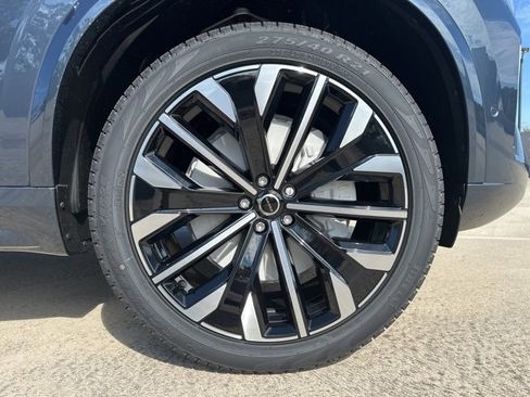 New 2026 Volvo XC90 B6 Plus w/ Protection Package Premier image 9