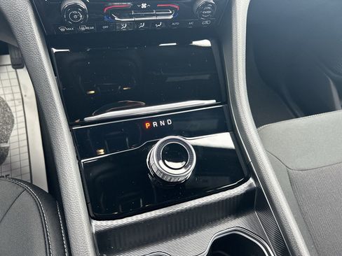 New 2025 Jeep Grand Cherokee Laredo image 16