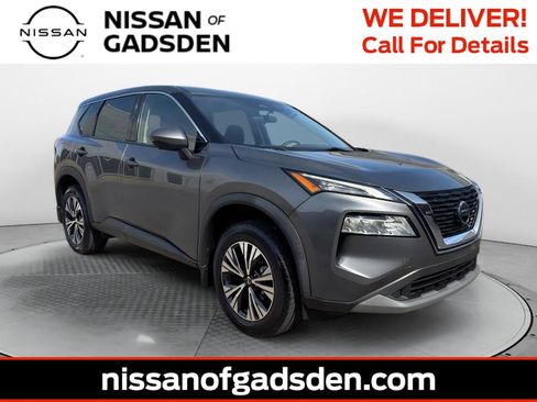 Used 2021 Nissan Rogue SV image 1