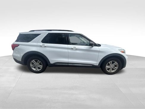 Used 2020 Ford Explorer XLT RWD image 8