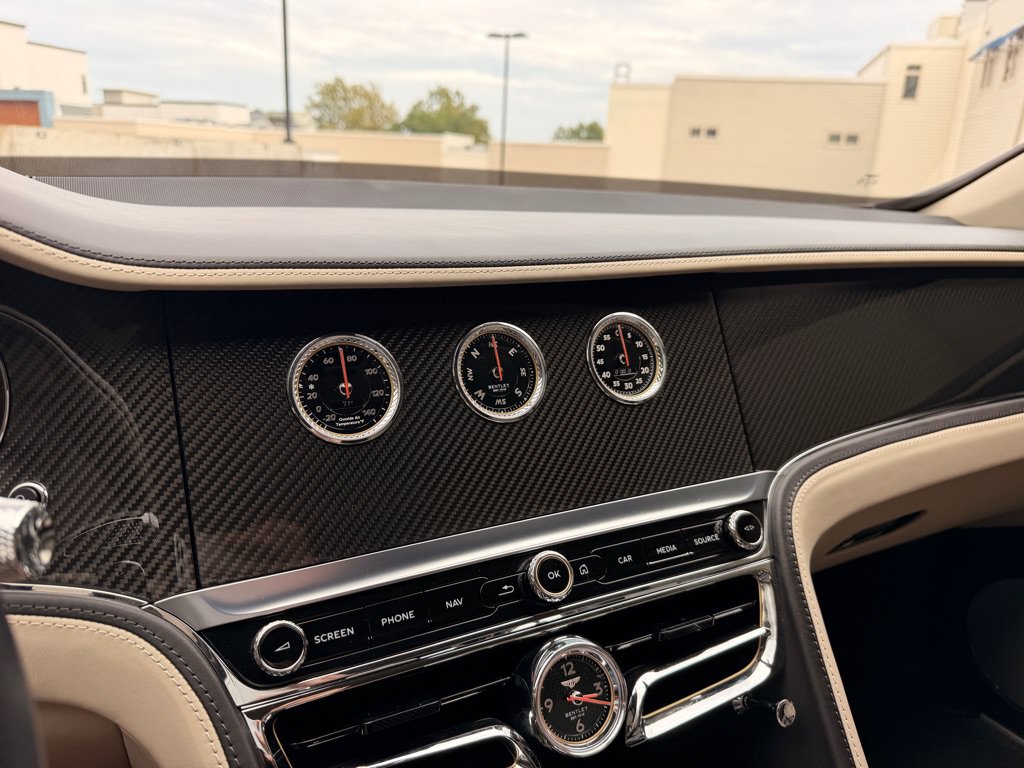 Used 2021 Bentley Flying Spur V8 AWD/4WD image 14