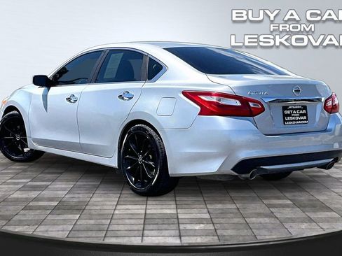 Used 2016 Nissan Altima 2.5 S w/ Power Driver Seat Package FWD image 2