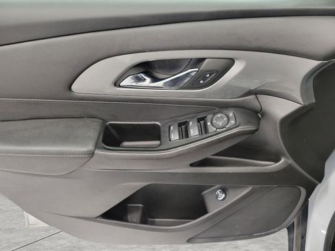 Used 2023 Chevrolet Traverse LT image 27