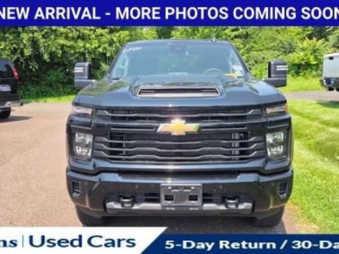 Used 2025 Chevrolet Silverado 2500 Custom w/ Custom Value Package AWD/4WD image 2