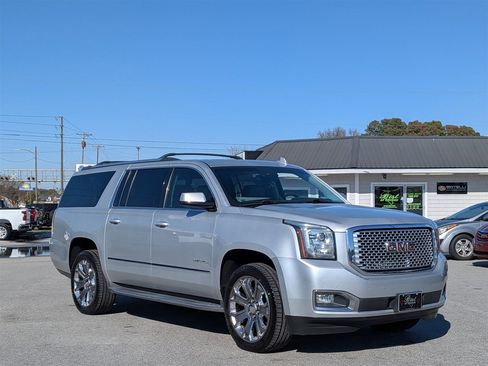Used 2016 GMC Yukon XL Denali w/ Open Road Package image 7