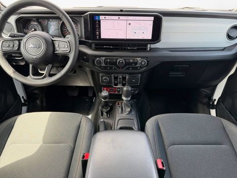 Used 2025 Jeep Wrangler Unlimited Sport AWD/4WD image 11