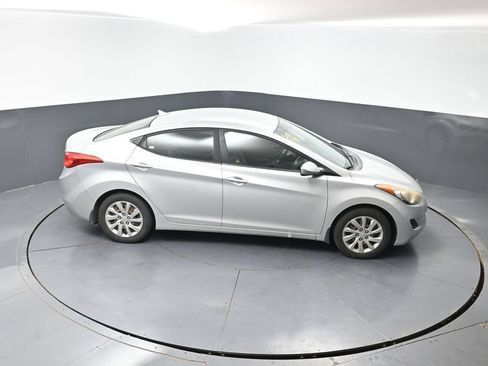 Used 2012 Hyundai Elantra GLS FWD image 11