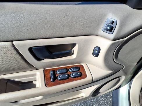 Used 2004 Mercury Sable LS Premium image 11